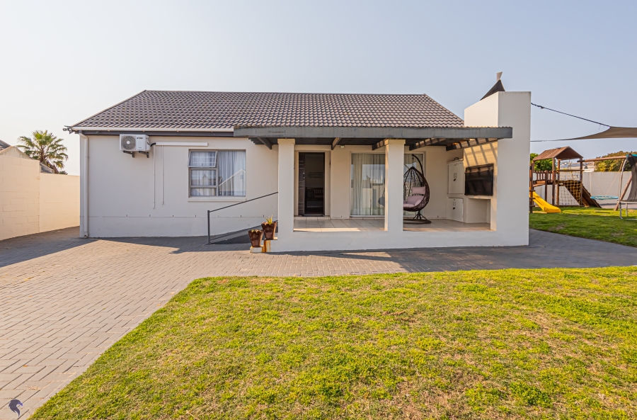 5 Bedroom Property for Sale in Country Club Western Cape